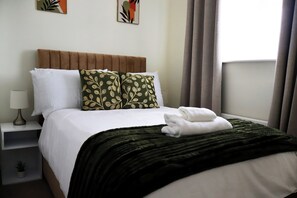 3 chambres, fer et planche à repasser, Wi-Fi, draps fournis