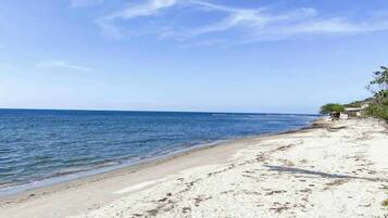 Apartment, 2 Bedrooms | Beach | Beach nearby