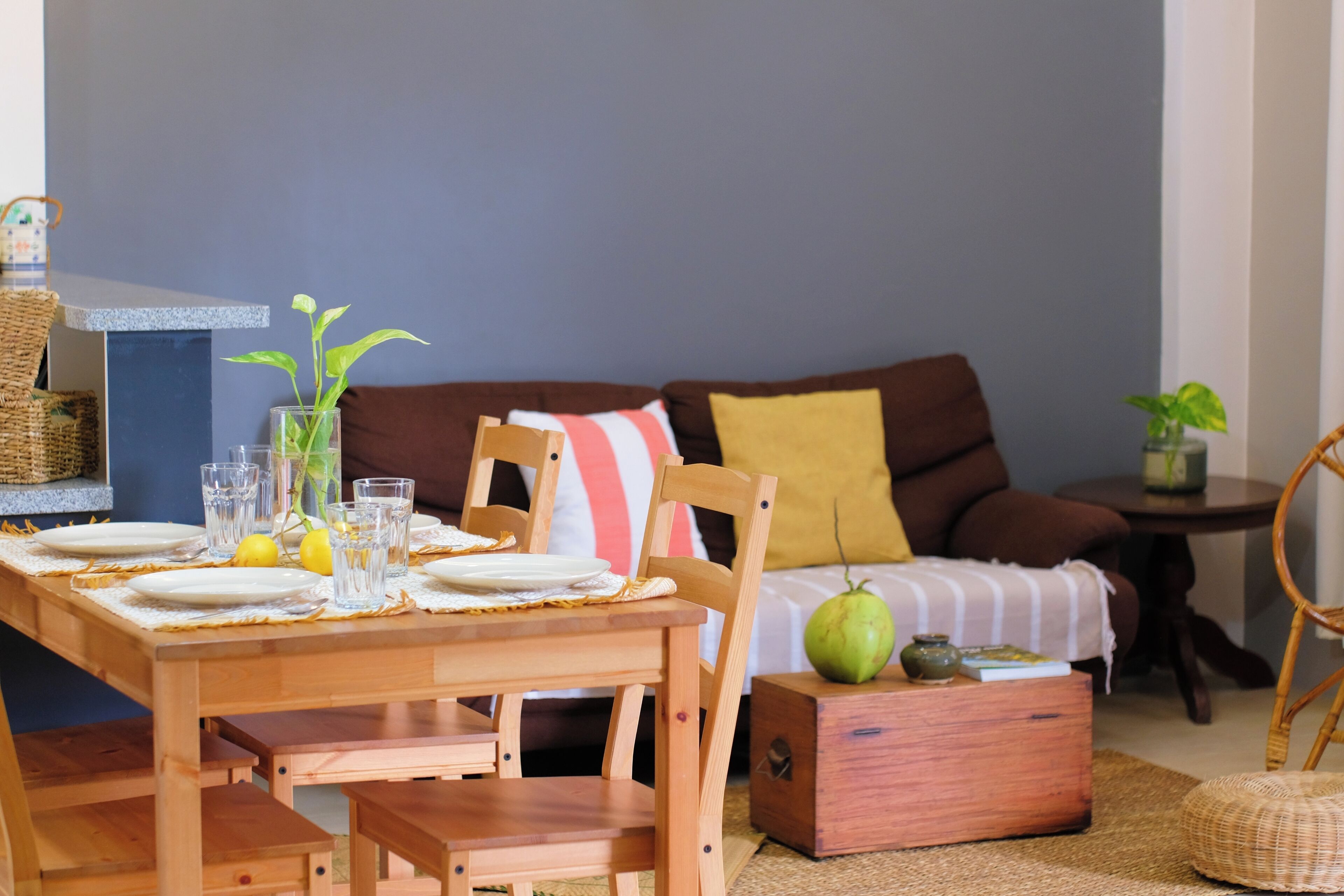 Apartment, 2 Bedrooms | Living room | Books