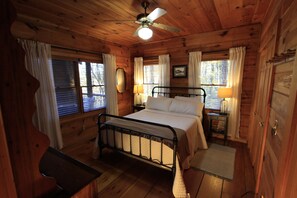 2 makuuhuonetta, vauvan matkasänky, ilmainen Wi-Fi, vuodevaatteet