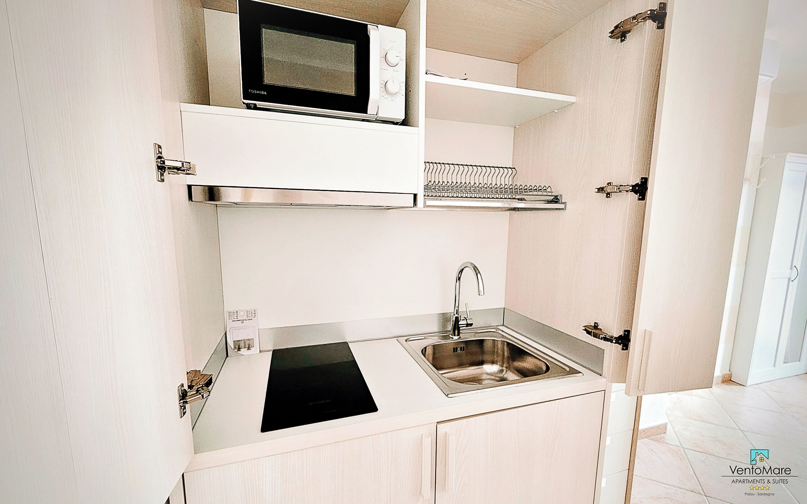 Standard Studio, Kitchenette | Private kitchen | Full-size fridge, microwave, stovetop, espresso maker
