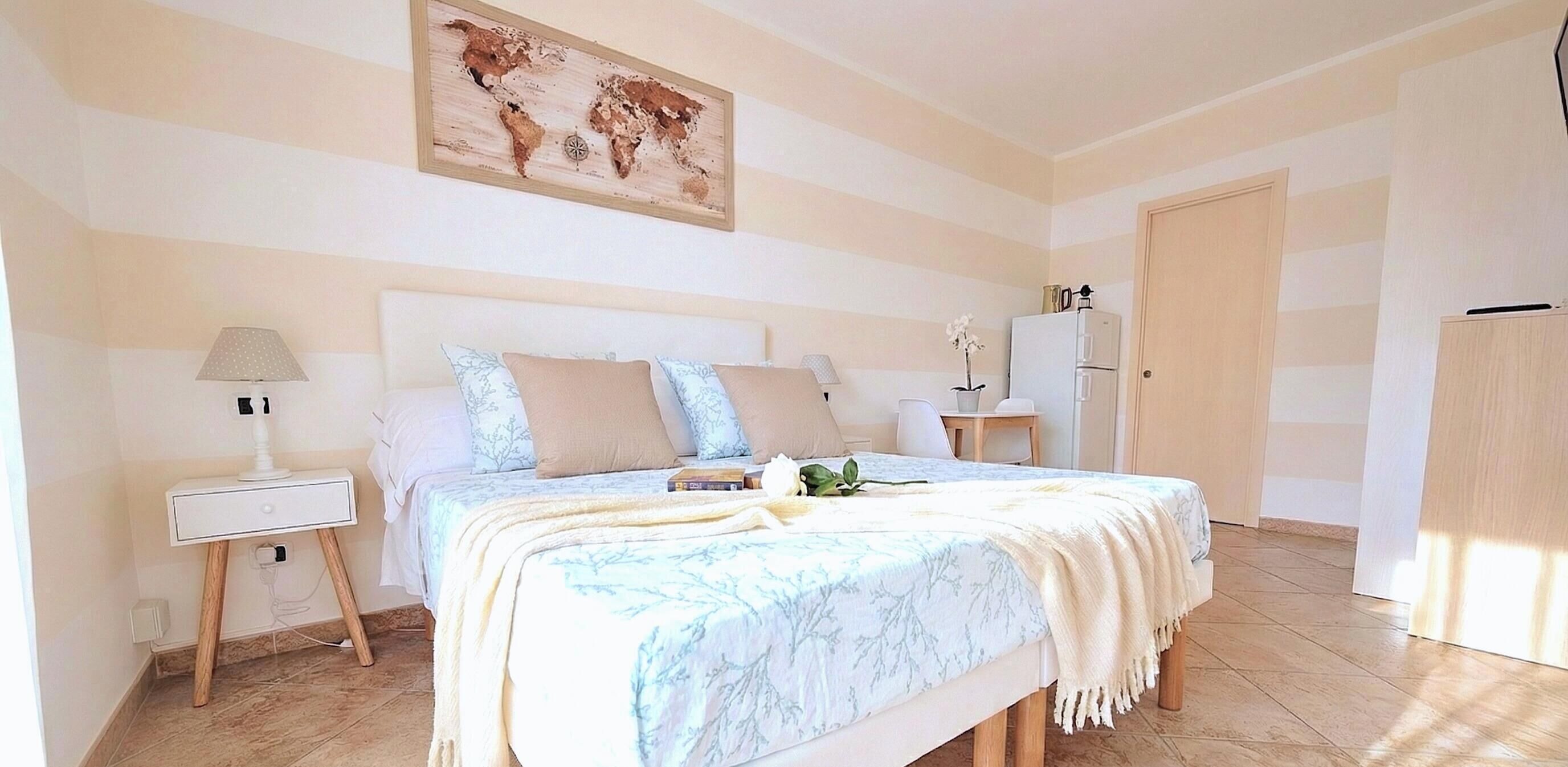 Standard Studio, Kitchenette | Living area