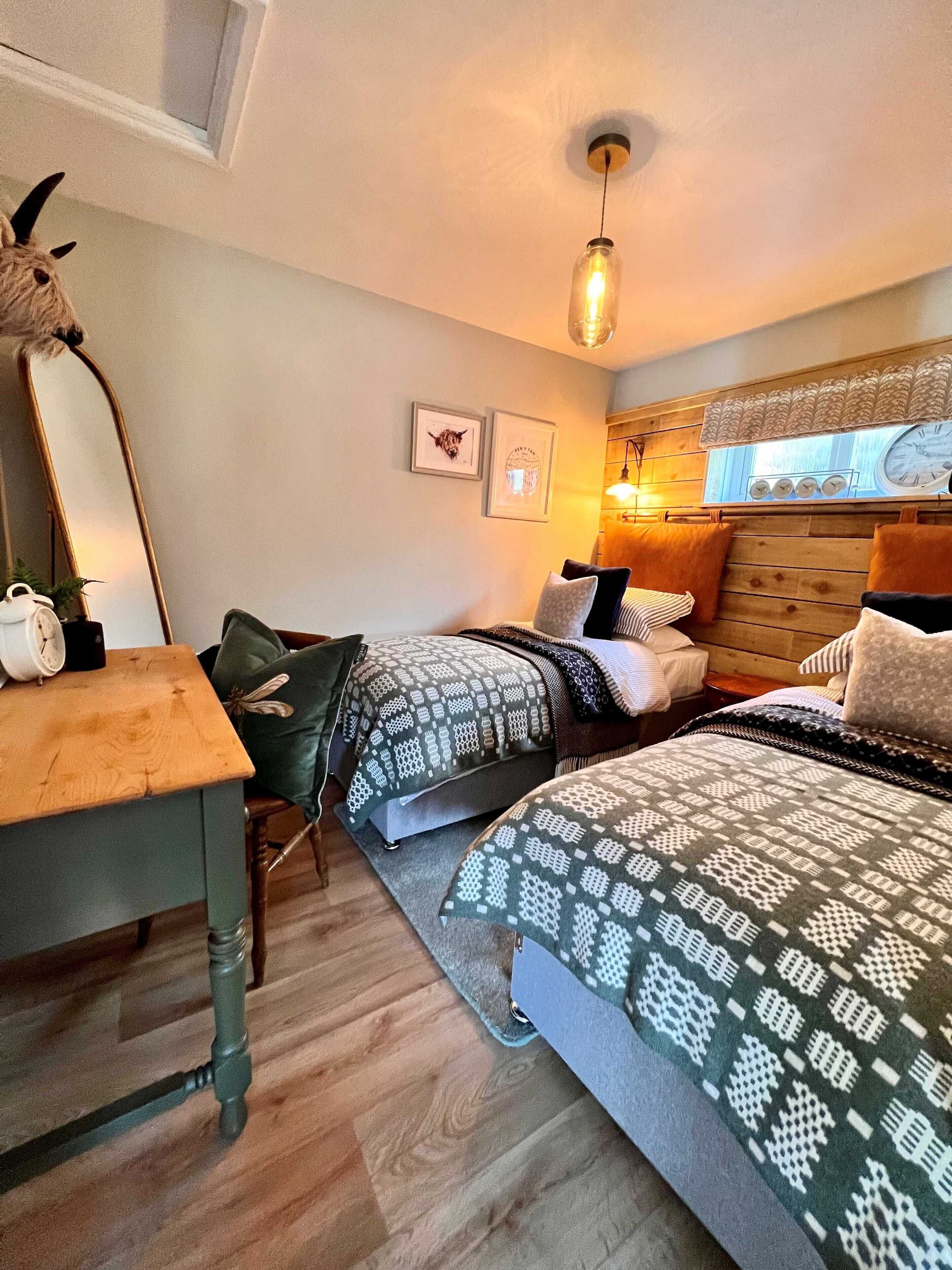 2 slaapkamers, een strijkplank/strijkijzer, gratis wifi, beddengoed