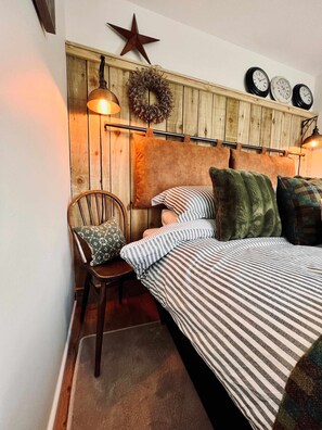 2 多间卧室、熨斗/熨衣板、免费 WiFi、床单