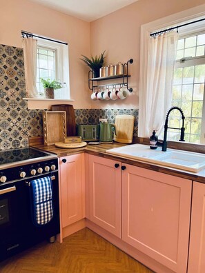 Fridge, microwave, oven, dishwasher