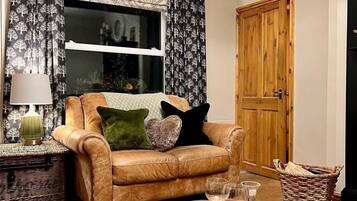 TV, fireplace, offices