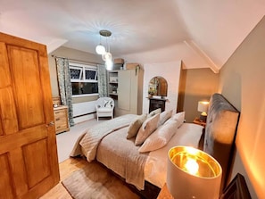2 habitaciones, tabla de planchar con plancha y cuna de viaje 
