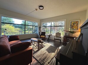 Lounge - Moby Dick Hotel (Ocean Park)