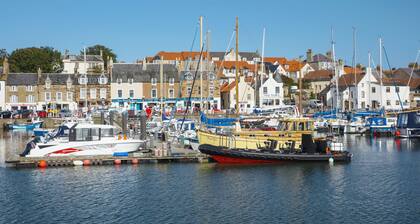 Bayview, 2 bedrooms apartment overlooking to Anstruther Harbour