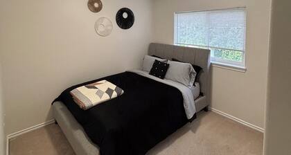 Relaxing 3-bedroom home in beautiful West Anchorage