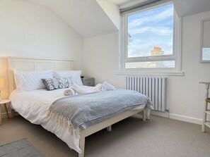 2 quartos, ferros/tábuas de passar roupa, Wi-Fi de cortesia