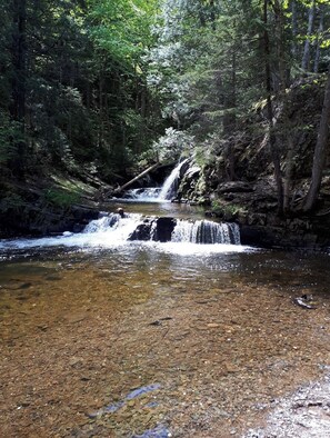 Miscellaneous - Waterfall Ridge Mountain Escape Camper in the Appalachian Mountains (Arthurette)