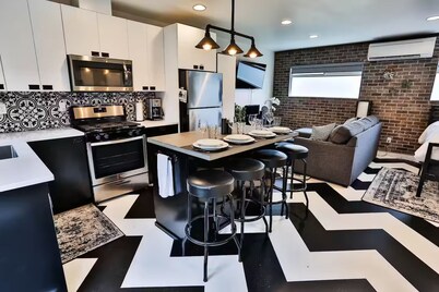 Modern Studio in Terrific Portland with AC, WiFi