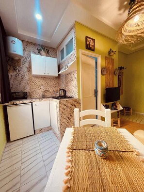 Apartment, 1 Schlafzimmer, barrierefrei, Raucher | Esszimmer