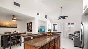 Condo, Multiple Beds (Alii Cove HH21 Beautiful Top Floor un) | Interior - Alii Cove Hh21 Beautiful Top Floor Unit With AC! (Kailua-Kona)