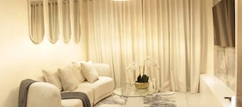 Stunning 2 bed Apartment Near Monte Casino