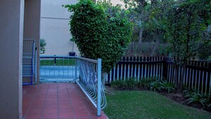 Apartment, 2 Bedrooms, Smoking, Balcony | Garden