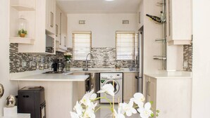 Apartment, 2 Bedrooms, Smoking, Balcony | Interior
