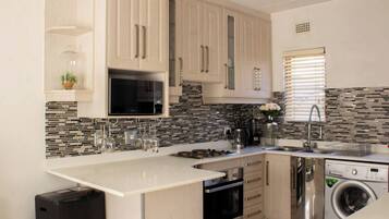 Apartment, 2 Bedrooms, Smoking, Balcony | Interior