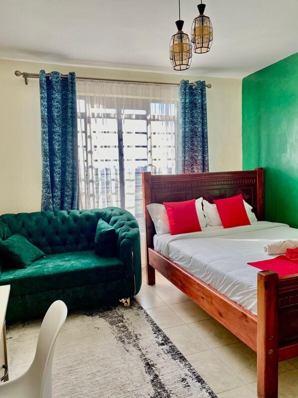 Studio, 1 Bedroom, Terrace, City View | Living area