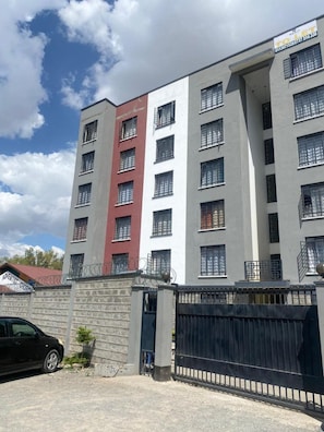Studio, 1 Bedroom, Terrace, City View | Property entrance - Cozy Studio in Mlolongo With City & Lake Views (Mlolongo)