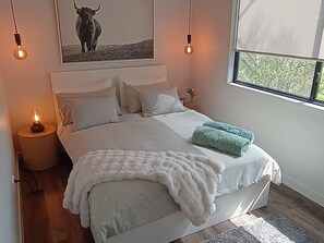 2 bedrooms, bed sheets