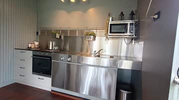 Microonde, forno, piano cottura