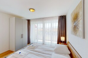 1 bedroom, desk, iron/ironing board, WiFi