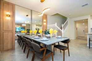Townhouse Premium | Ruang makan