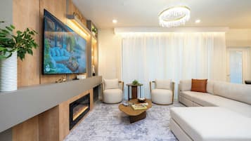 Premium Townhome | Living room