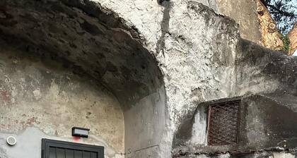 B&Borrelli La Dimora dell'Artista Room Rentals in the Green