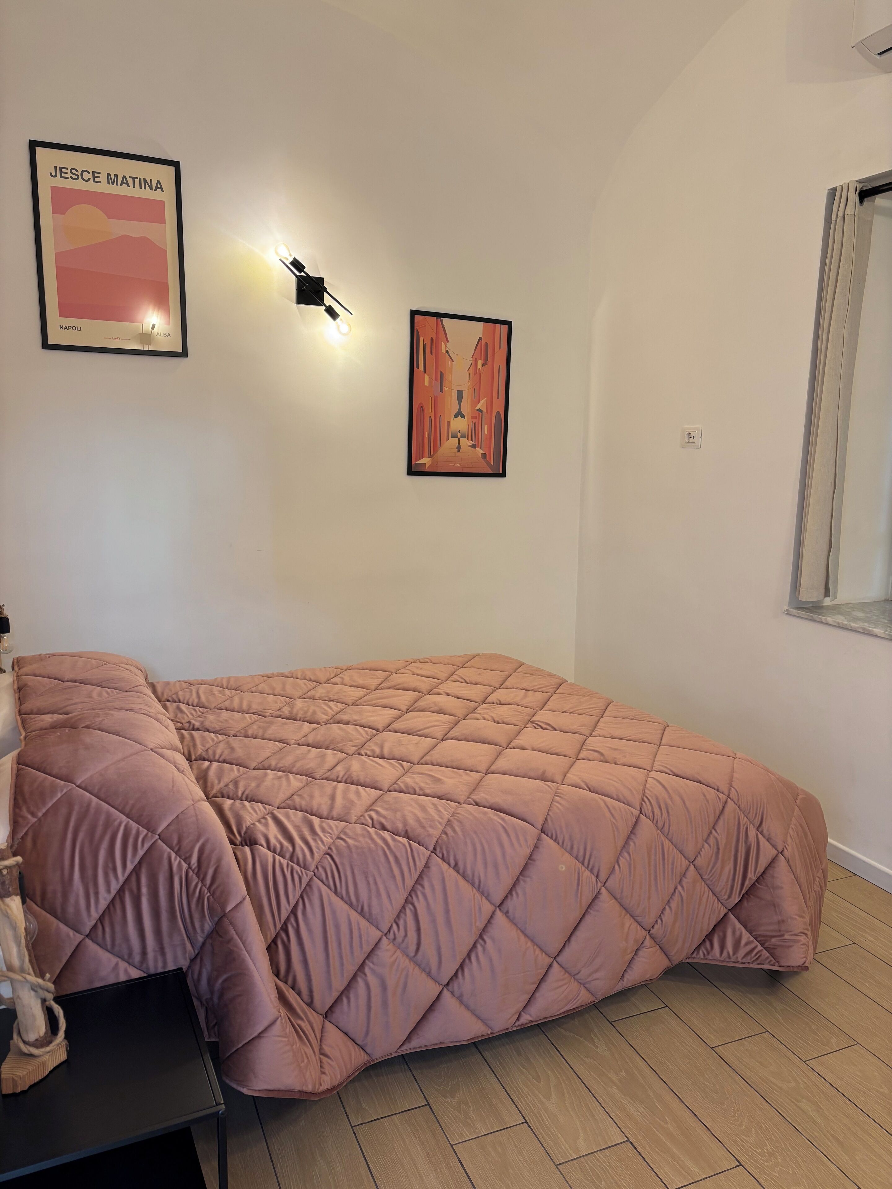 1 camera, una scrivania, Wi-Fi gratuito, lenzuola