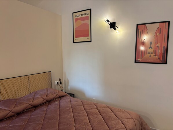 1 bedroom, desk, free WiFi, bed sheets