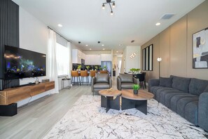 Comfort Townhome | Living room - Family Friendly W Pool Near Disney @ Orlando 1420 (Clermont)