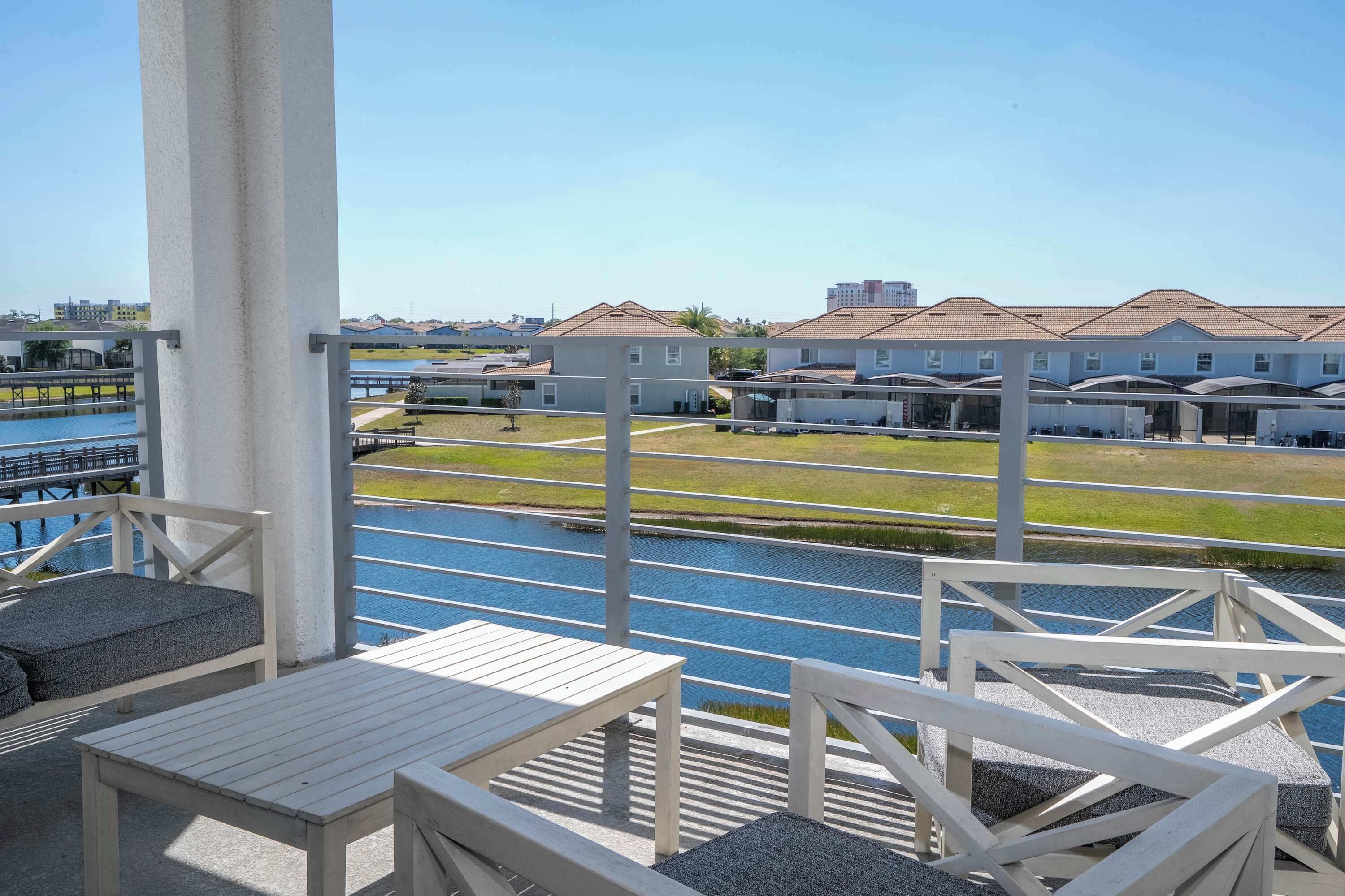 Comfort Condo | Lake view