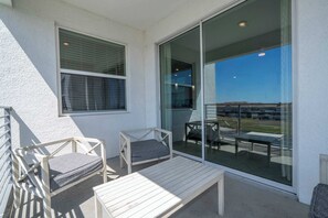 Comfort Condo | Terrace/patio