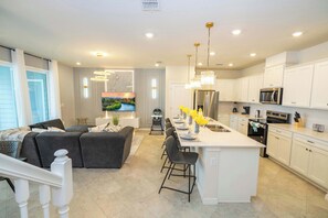 Premium Townhome | Living room