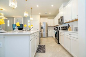 Premium Townhome | Private kitchen - Magical 5Br W Pool Minutes From Disney 16140 (Clermont)