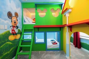 Premium Townhome | Children’s theme room