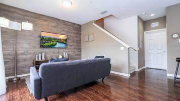 Comfort Townhome | Living room