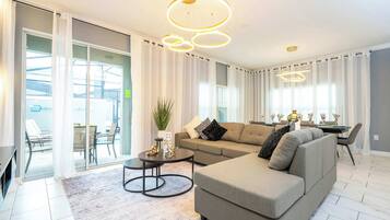 Townhouse Comfort | Ruang keluarga