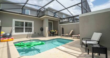 Stunning 4Bd W/ Pool @ Storey Lake 4239