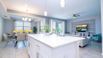 Comfort Condo | Private kitchen