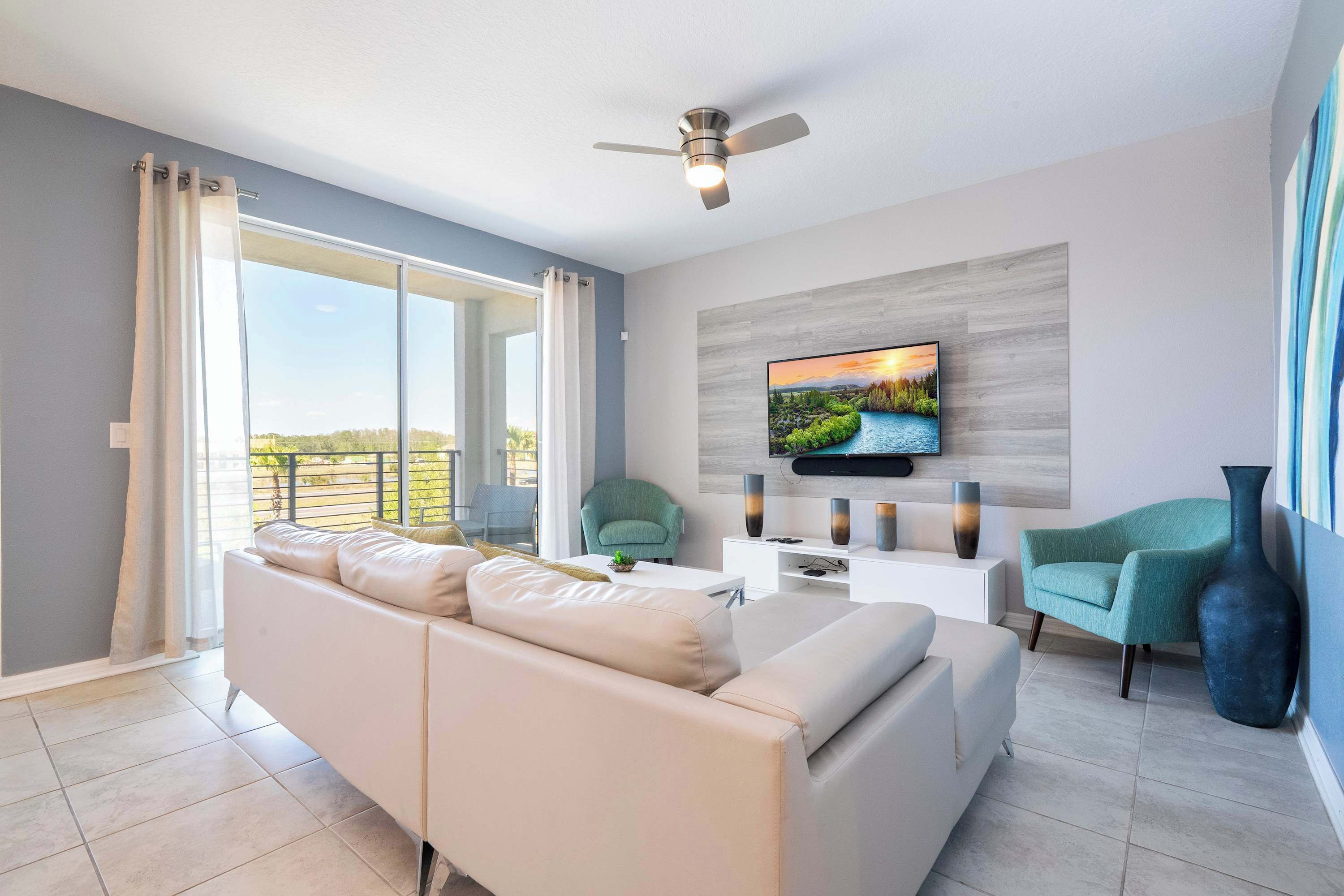 Comfort Condo | Living room