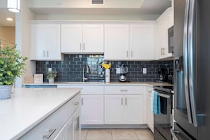 Comfort Condo | Private kitchen