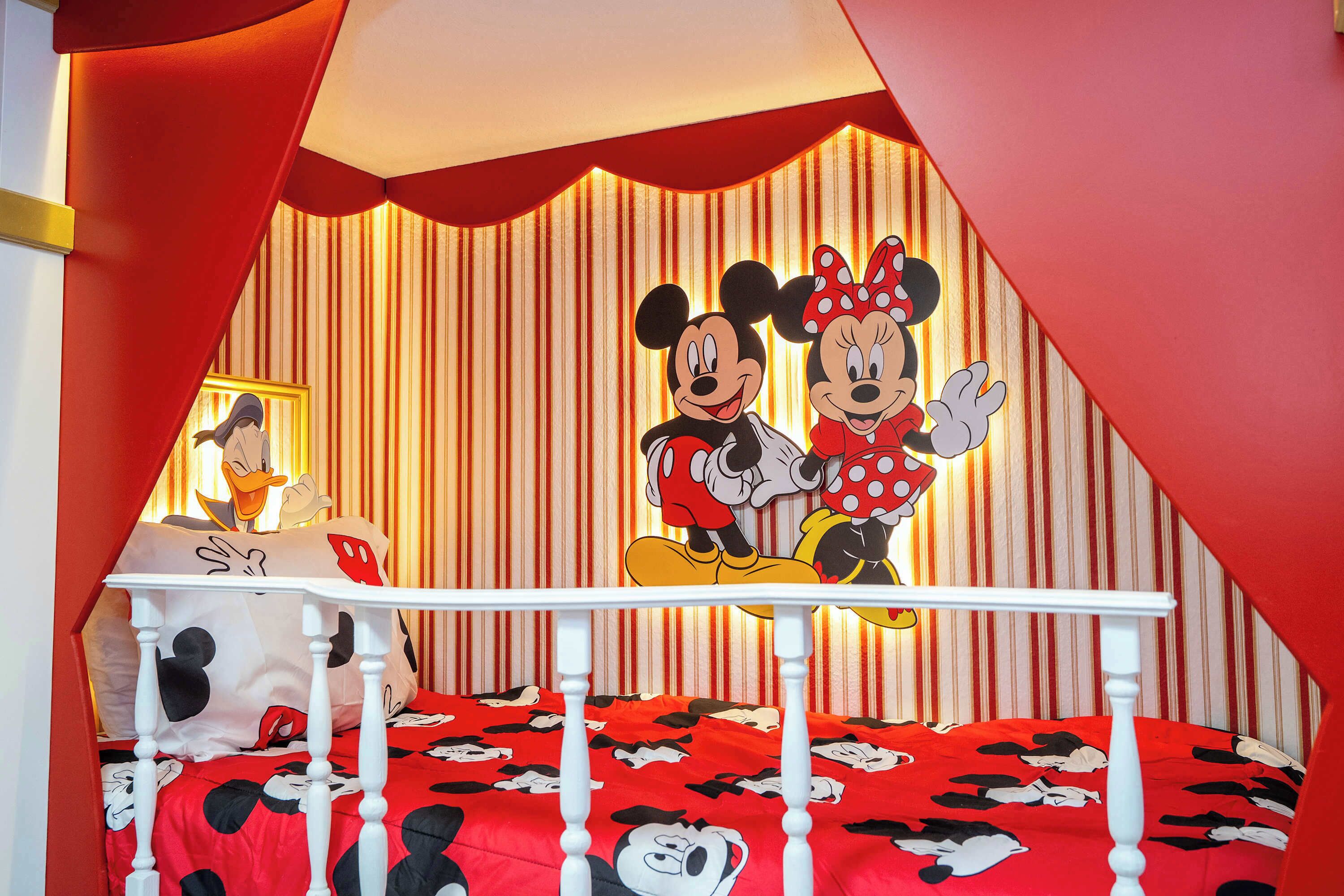 Comfort Townhome | Children’s theme room