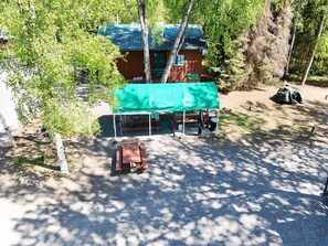 Exterior - Spacious Lakefront Cabin for Groups-Sleeps 6, Kitchen, Stained Glass Charm (Soldotna)