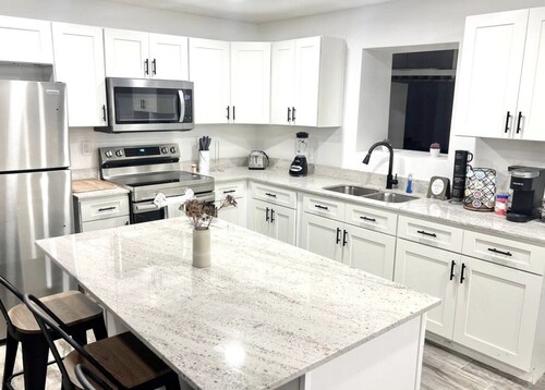 Spacious House by TopGolf Pharr