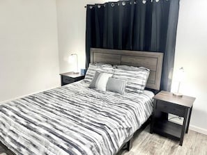 4 bedrooms, iron/ironing board, WiFi, bed sheets - Spacious House by TopGolf Pharr (Pharr)