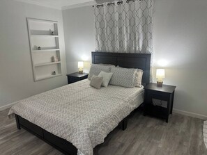 4 室のベッドルーム、アイロン / アイロン台、WiFi、ベッドシーツ